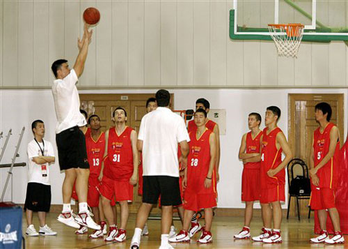 并持续压制 并持续压制