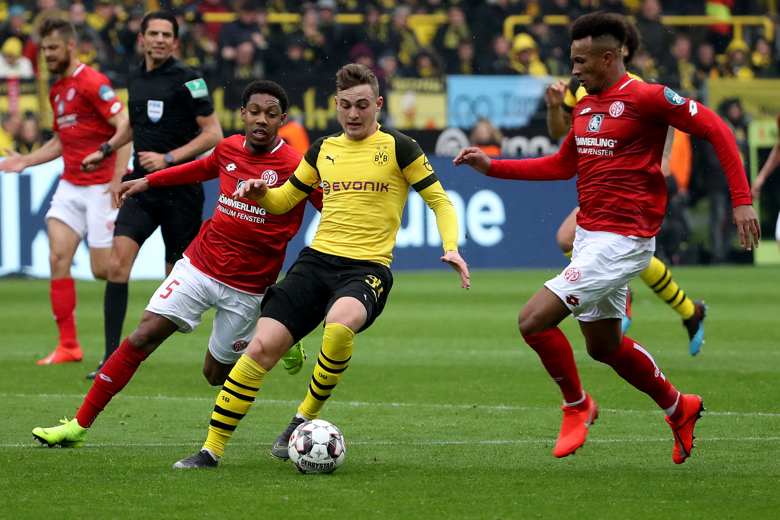 坚持和突破 坚持和突破