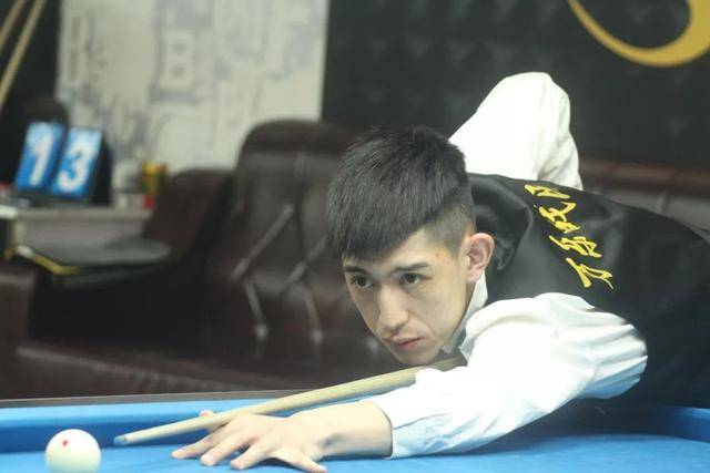 在足球场上 在足球场上