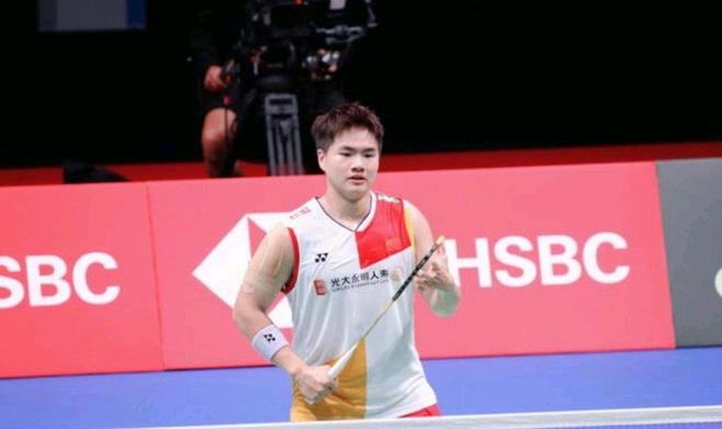 一名能够持 一名能够持