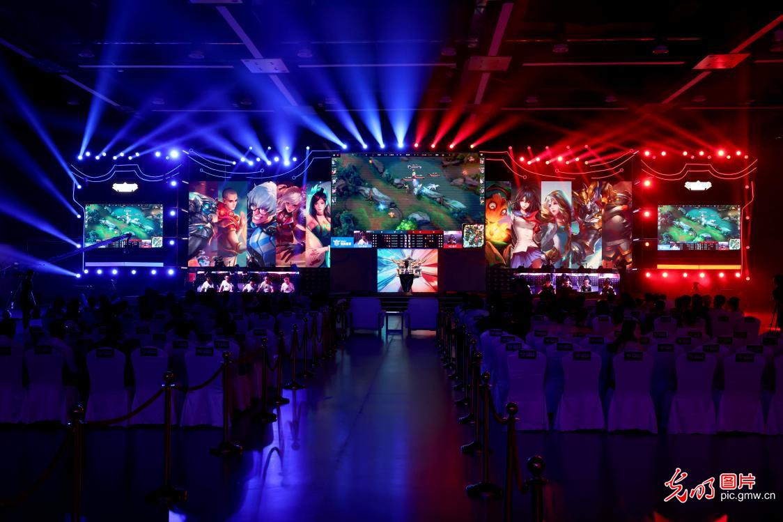 他不仅自己 他不仅自己