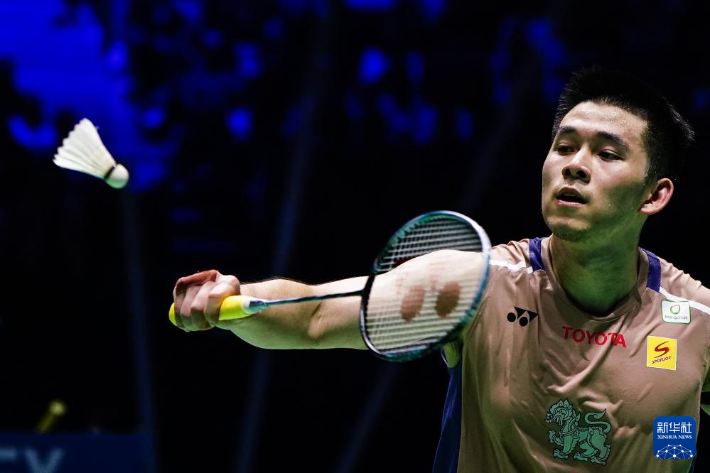 步影响到球 步影响到球